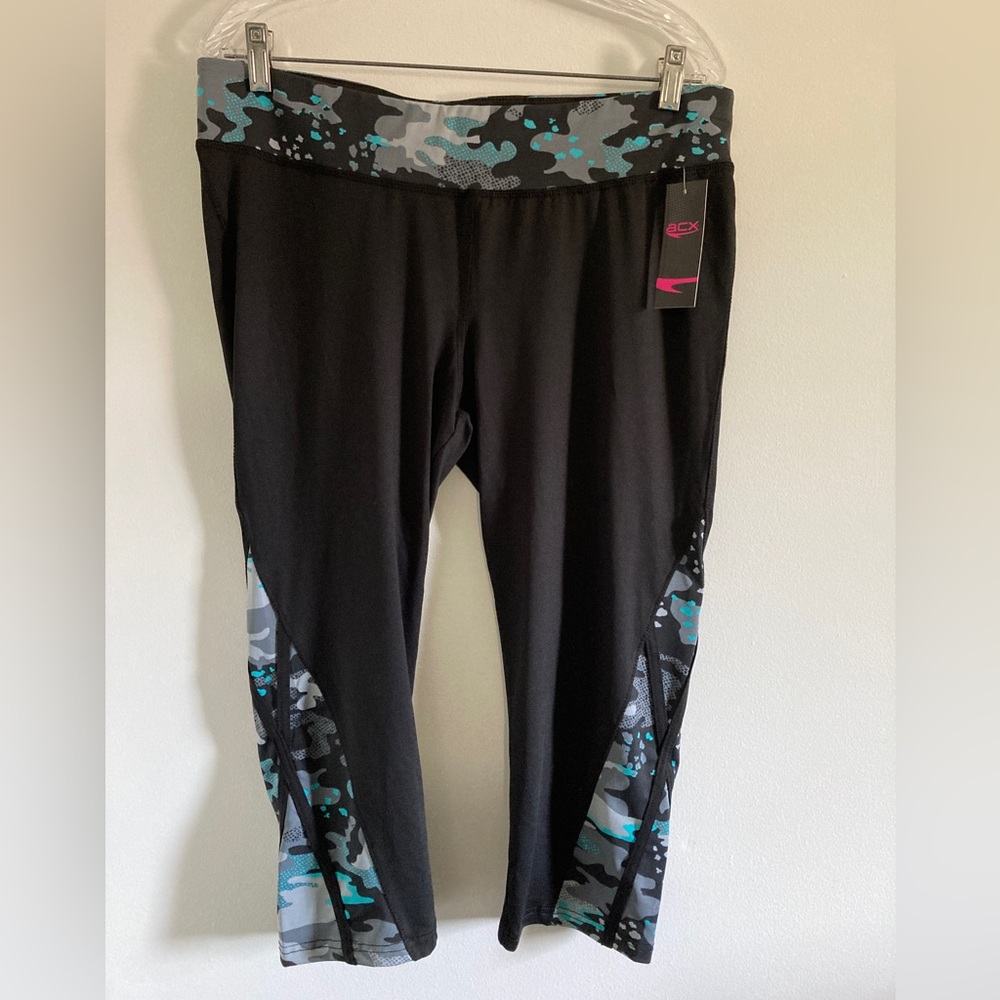 NWT ACX Camo Cropped Leggings